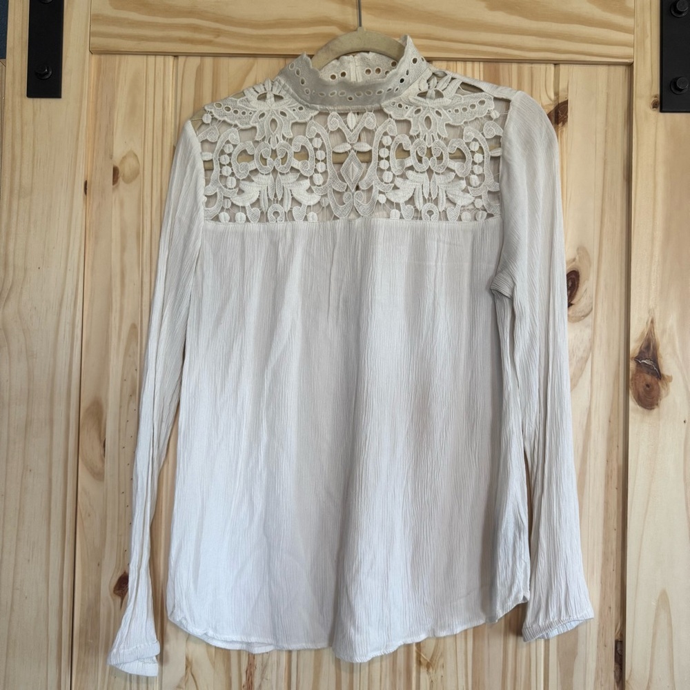 White High Neck Long Sleeve Blouse size small - Picture 4 of 6